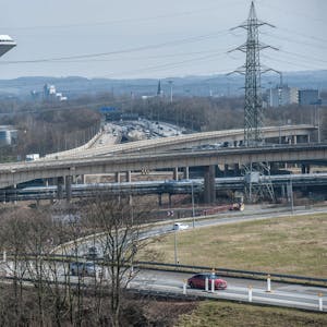 Blick auf die A1 im Frühjahr 2018: Nun hat das Land NRW die Machbarkeitsstudie an den Bund verschickt.