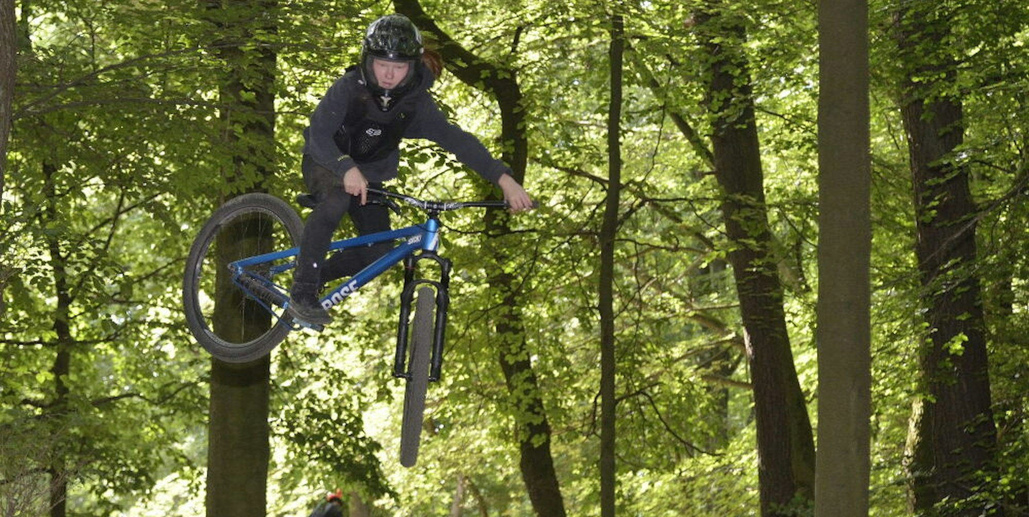 Im Nußbaumer Wald trainieren die Mountainbiker und hoffen auf eine langfristige Lösung.