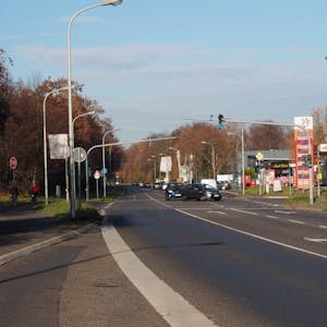 Ein Ausbau der Bonnstraße scheint unausweichlich, zumindest an den Einmündungen, wie etwa an der Donatusstraße.