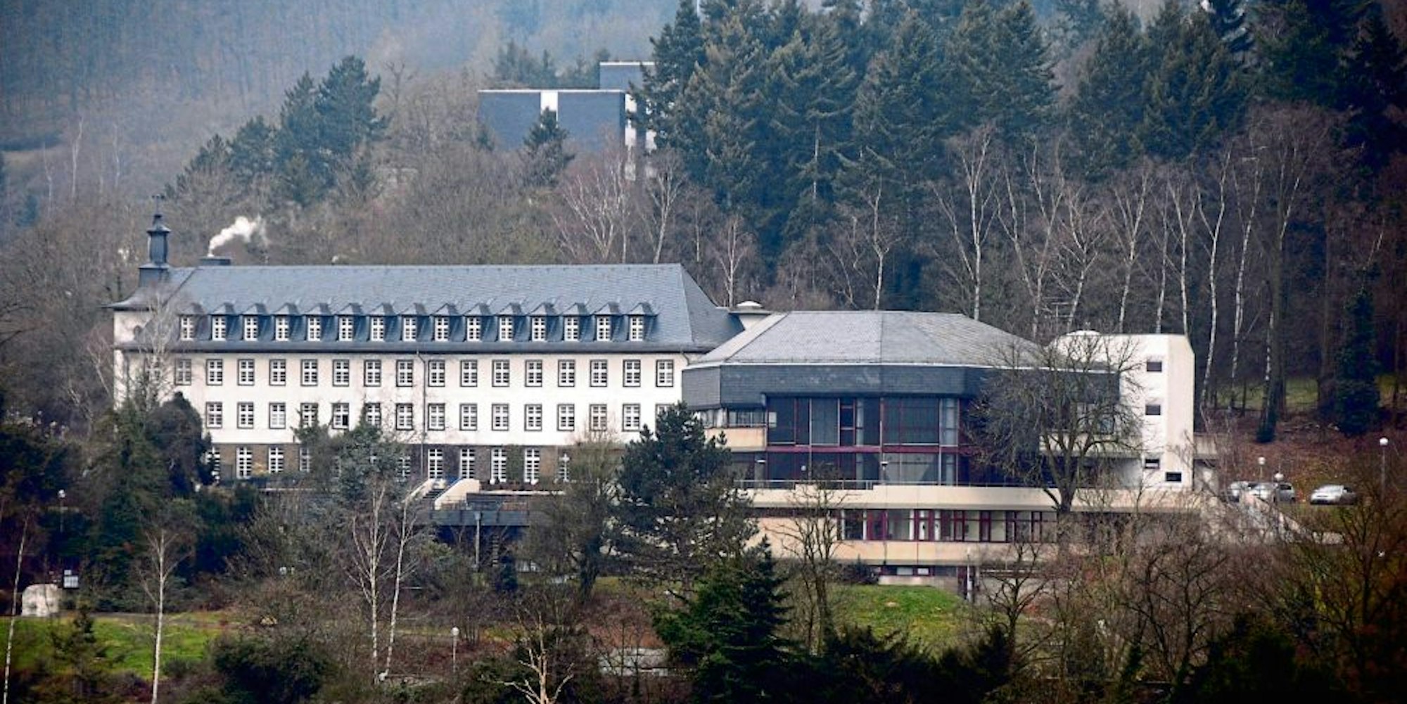 Streit gibt es zurzeit in Bad Münstereifel über den Verkauf des Waldes oberhalb des Kurhauses.