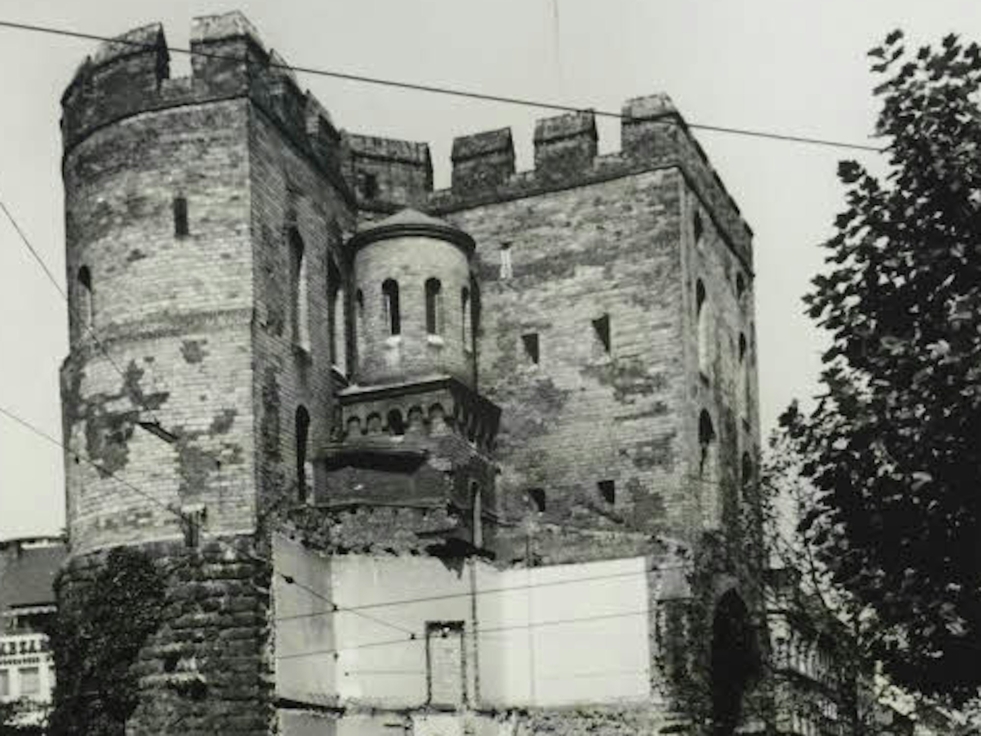 Das Tor ohne Anbauten im August des Jahres 1961.