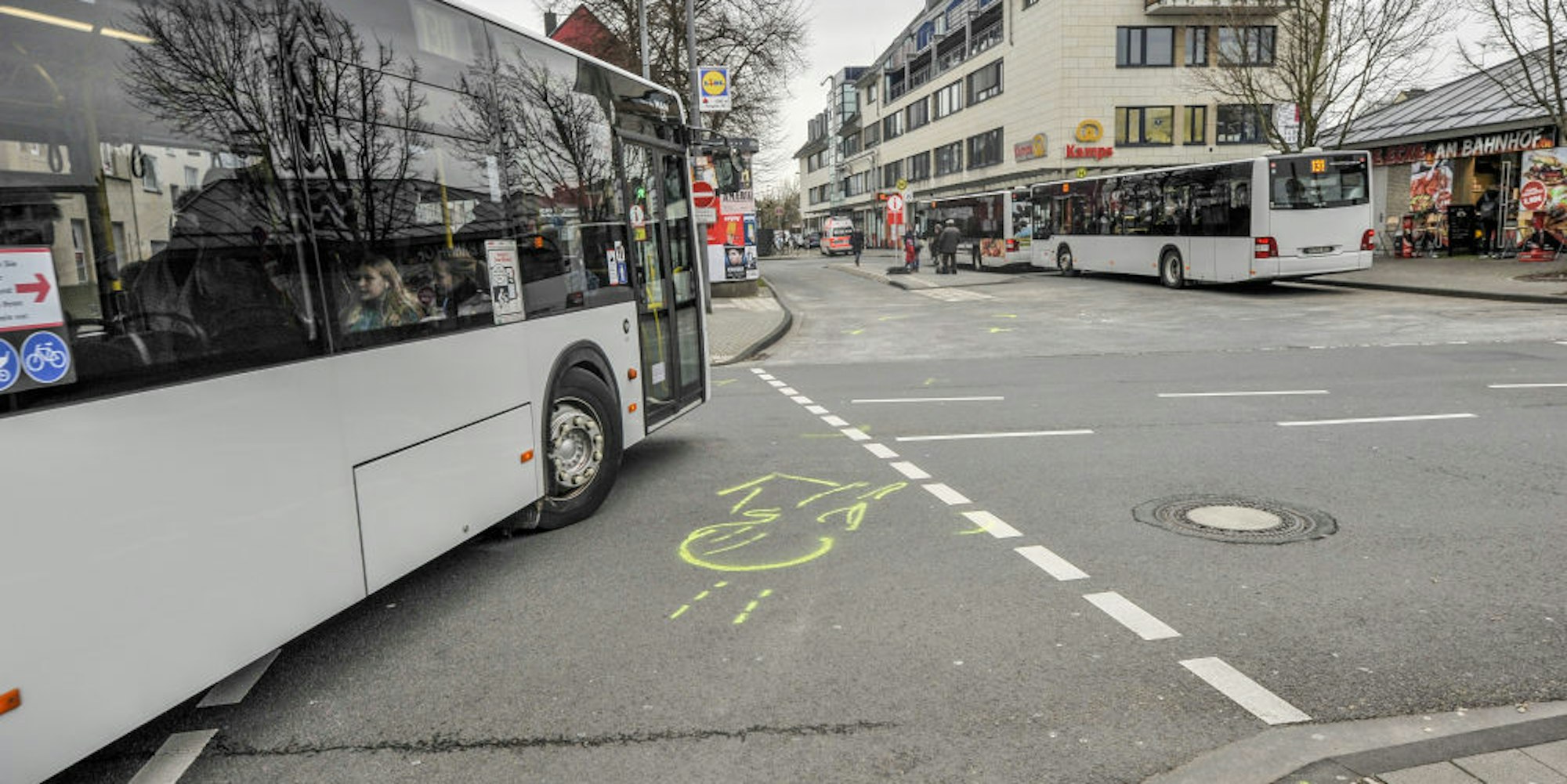 im Januar 2019 starb ein 63-jähriger Radfahrer am Busbahnhof in Rodenkirchen.