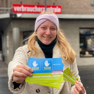 Elke Bohnenberger, Umweltberaterin der Verbraucherzentrale in Brühl, will die Bürger beim Kampf gegen unerwünschte Werbung im Briefkasten unterstützen.