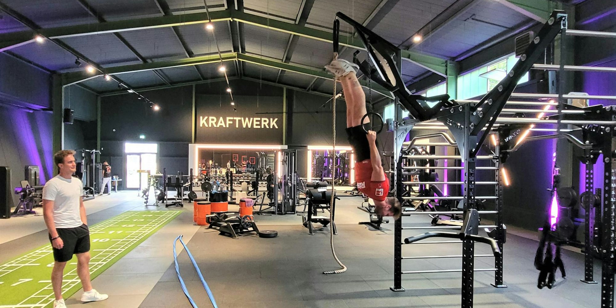 Der neue Fitnessbereich „Kraftwerk“ ist in der ehemaligen Badmintonhalle des Aktivparks entstanden.