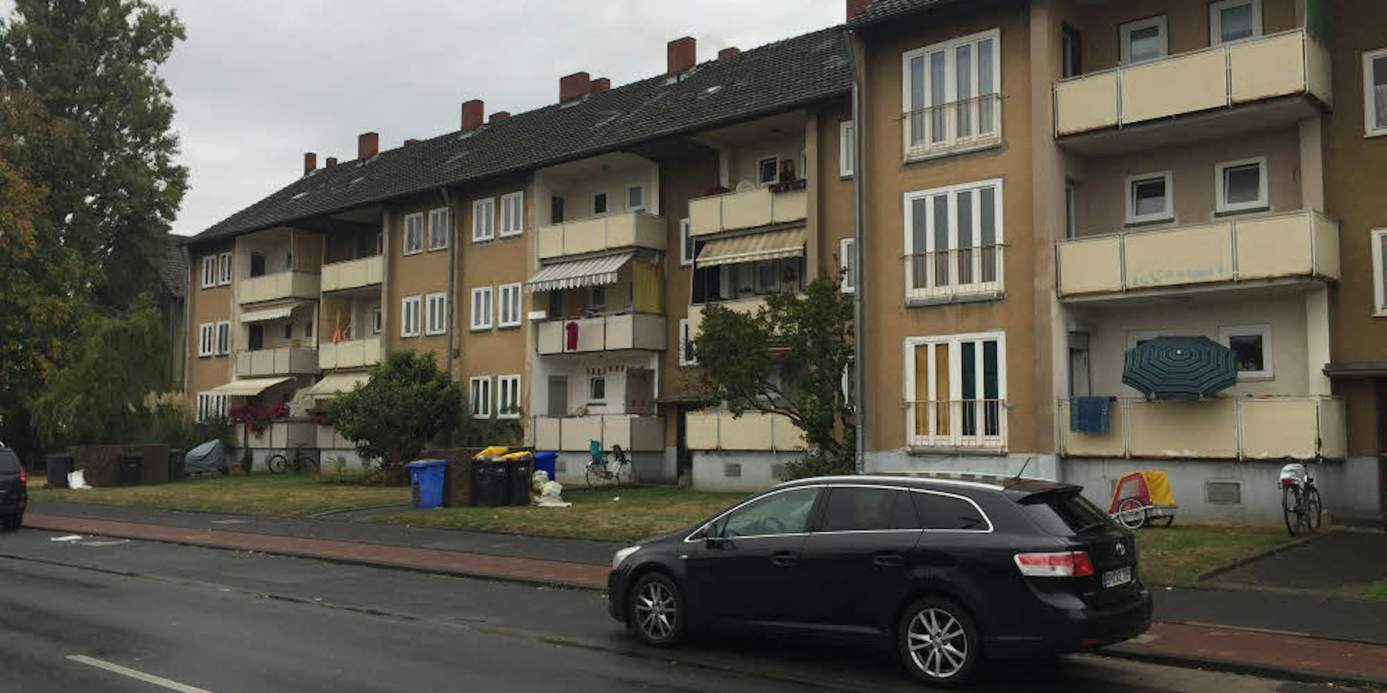 Die Häuser an der Ahrstraße haben den Besitzer gewechselt. Ob sie erhalten werden können, will die Dornieden-Gruppe durch einen Sachsverständigen klären lassen.