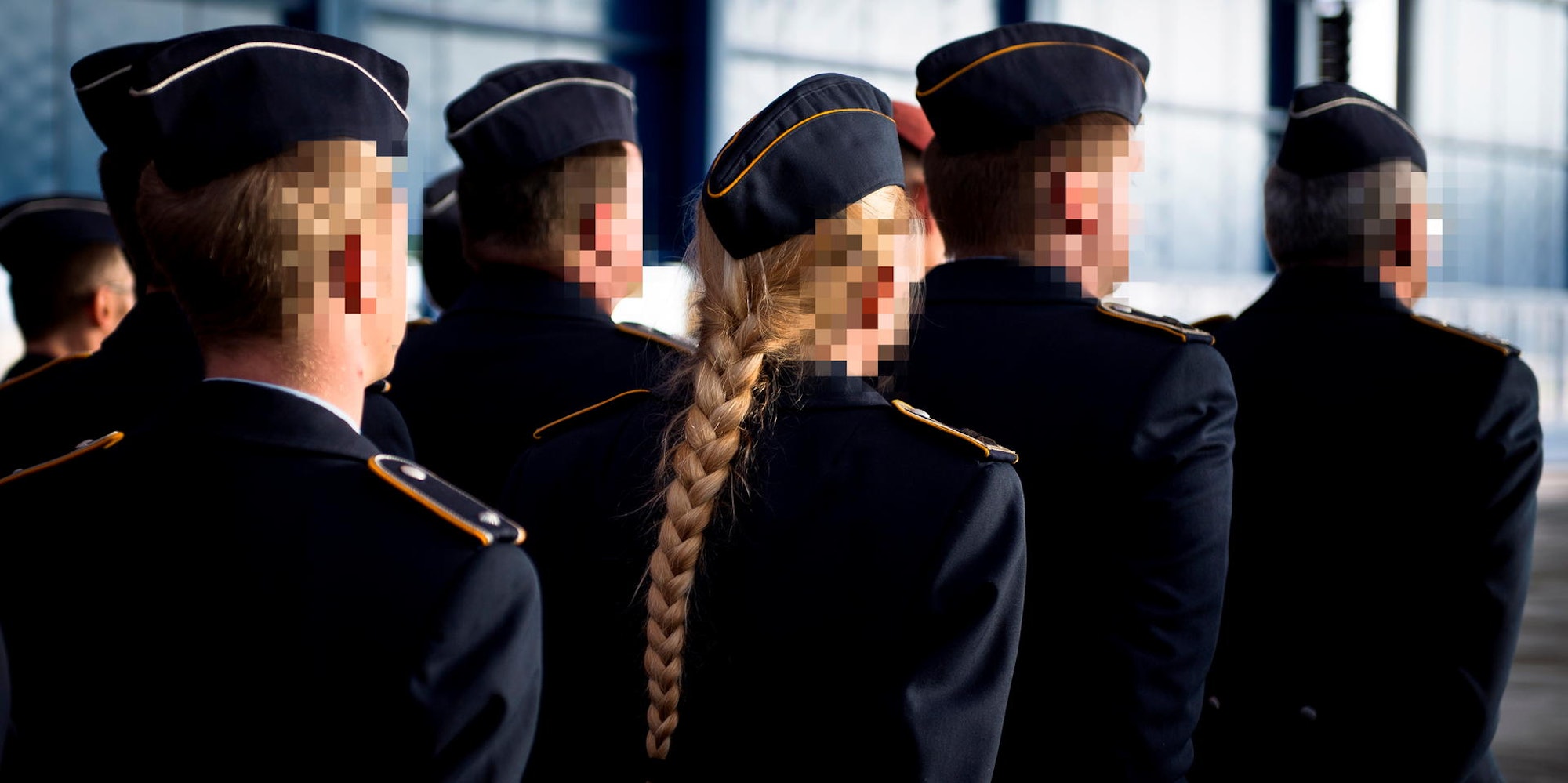 Die Kölner Polizei ermittelt bei der Bundeswehr: Eine Soldatin gab an, vergewaltigt worden zu sein.