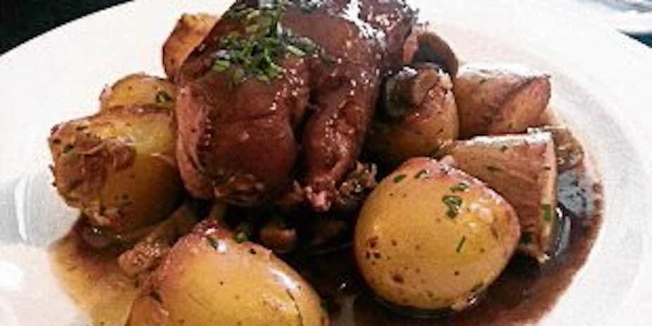 Der gefüllte Schweinefuß mit Portweinsauce: Das "Bistrot B" serviert französische Klassiker.