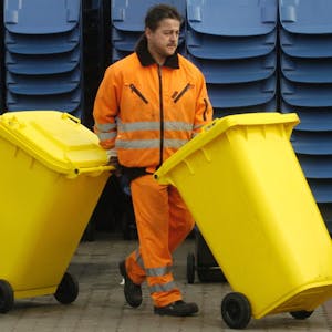 Seit Jahren wird übers Müllwiegen diskutiert in Kürten. Neu ist die Debatte zu Gelben Tonnen und Gelben Säcken. (Symbolbild)
