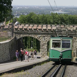 Mehr als 40 Millionen Fahrgäste hat die Drachenfelsbahn in den vergangenen Jahrhunderten bereits befördert.