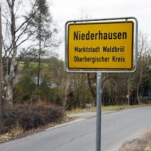 Schmal und kaum befestigt sind die Straßen in Niederhausen. Kommt es zur Erneuerung der Ortsentwässerung, müssen die Bürgerinnen und Bürger unterschiedlich tief in die Tasche greifen.
