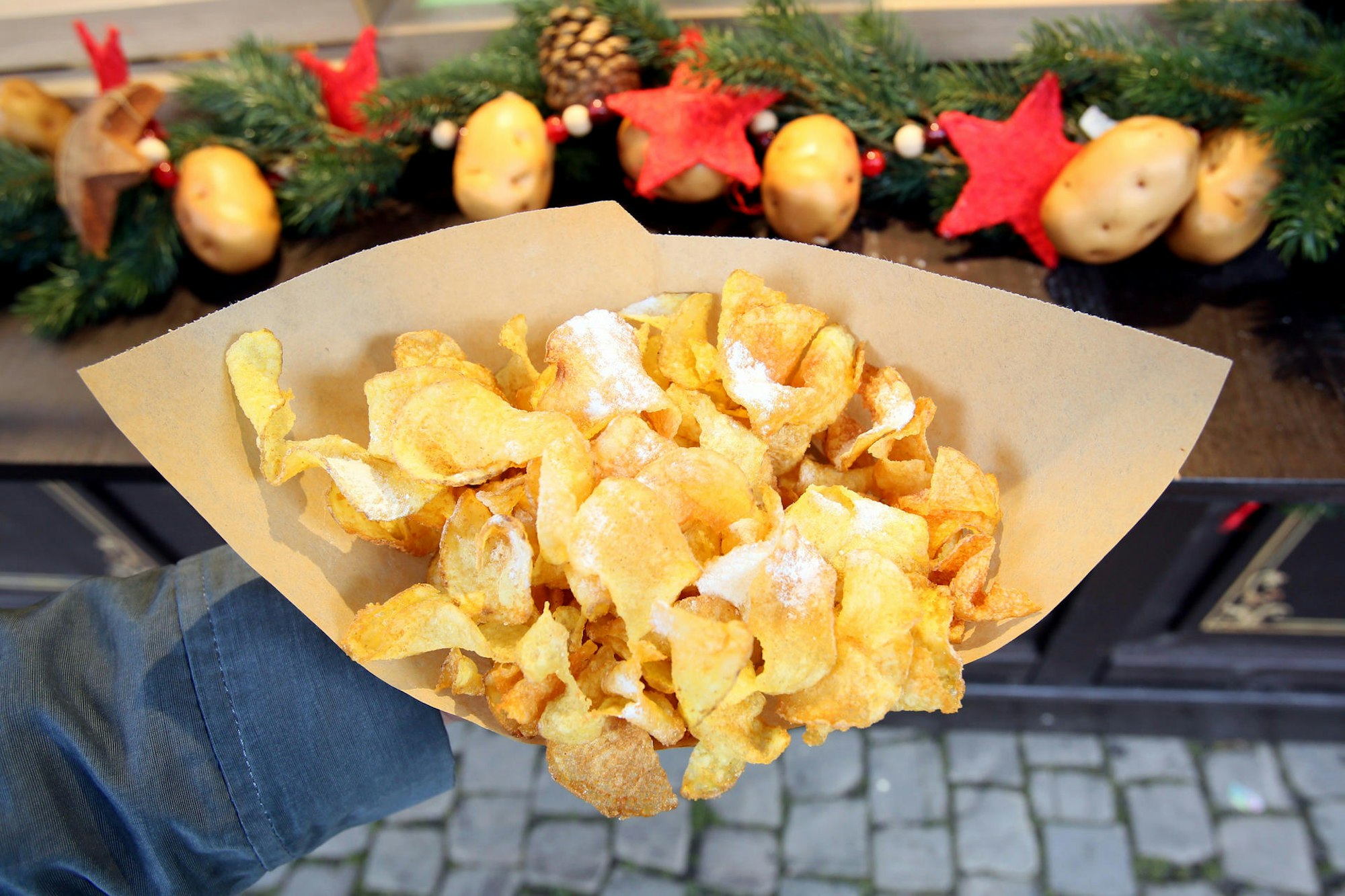 Weihnachtsmarkt Alter Markt süße Chips