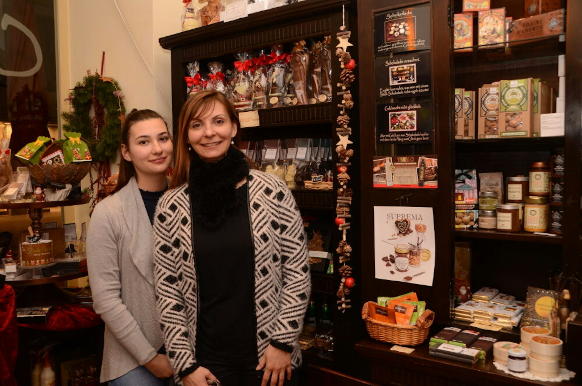 Süßes längst nicht nur zu Weihnachten verkaufen Sylvia Bernardini und ihre Tochter Clarisse.