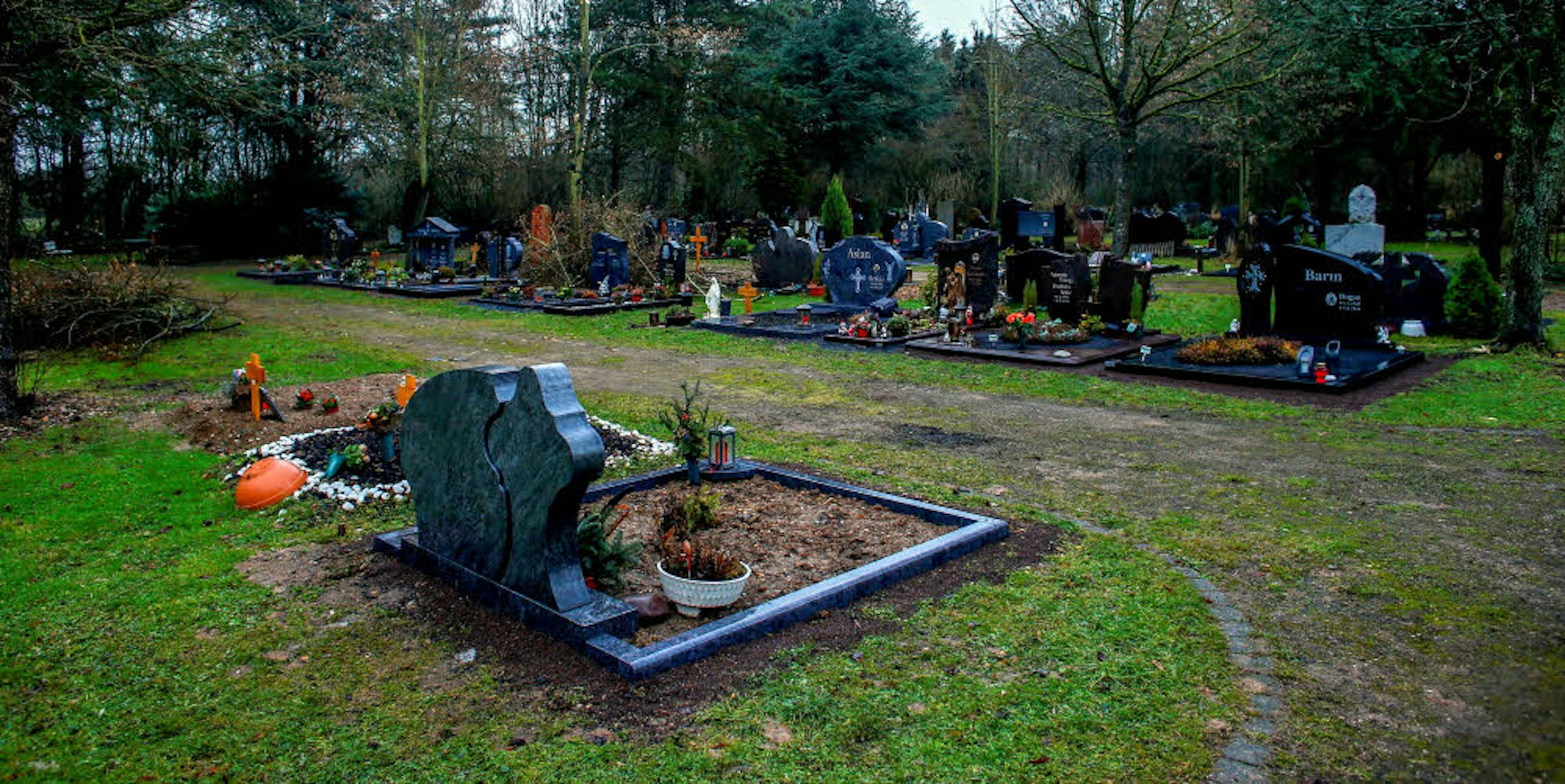 Die Stele soll auf dem Friedhof am Lehmbacher Weg aufgestellt werden.