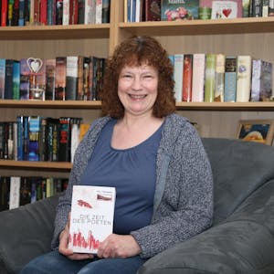 Die Nümbrechter Autorin Petra Christine Thomas (58) hat das Manuskript ihres Zukunftskrimis aus dem Jahr 2005 gründlich überarbeitet und jetzt veröffentlicht.