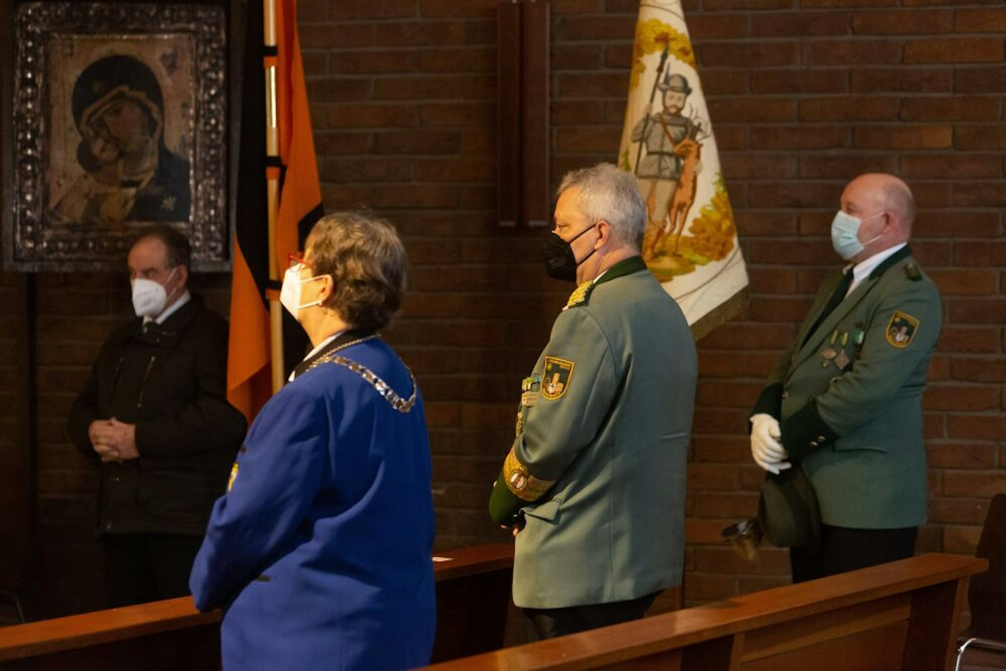 Der Zeremonie wohnten neben anderen Vertreter der Schützen und der Kolpingsfamilie bei. 