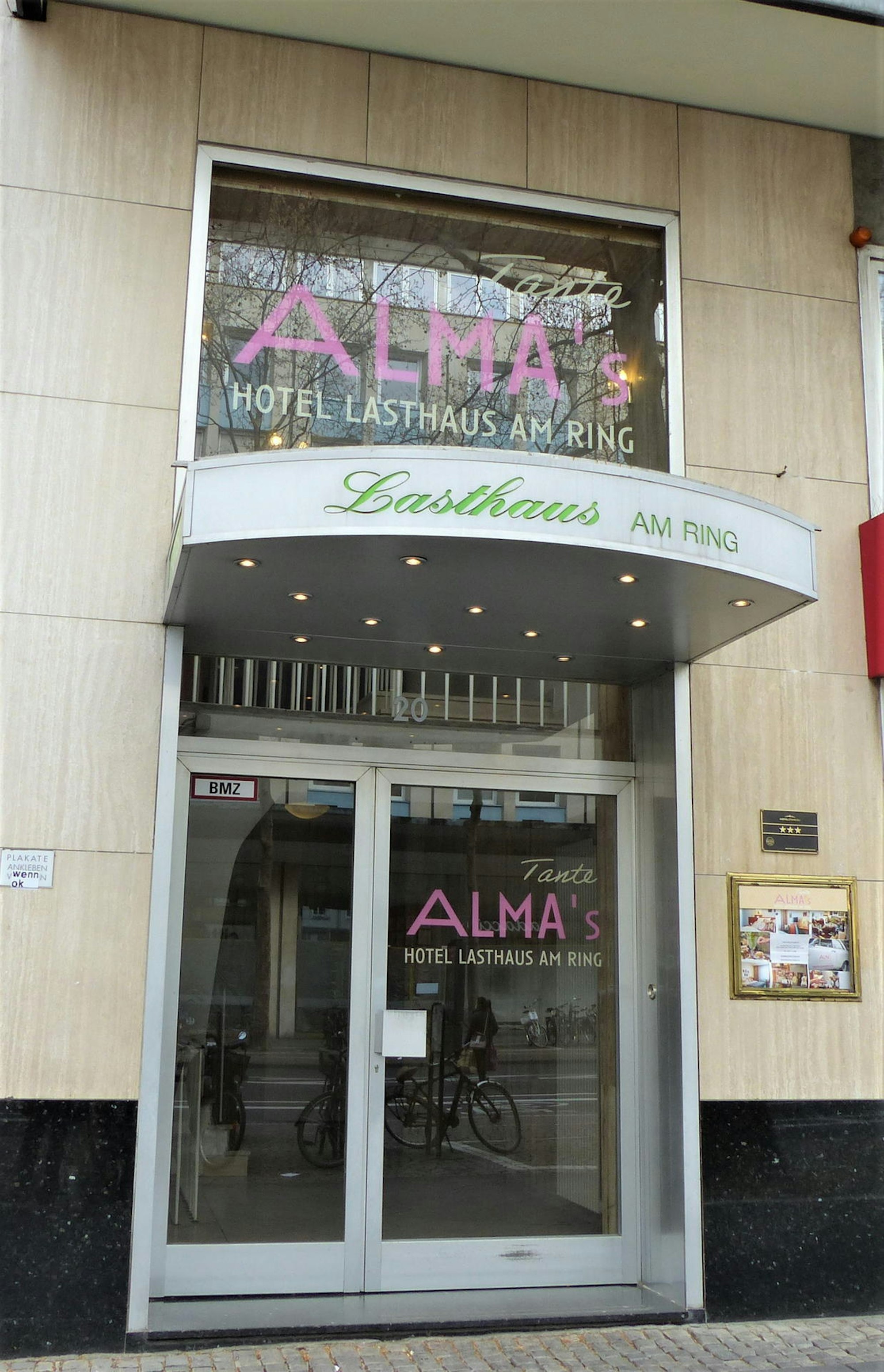 Hotel_Tante_Alma_(2)
