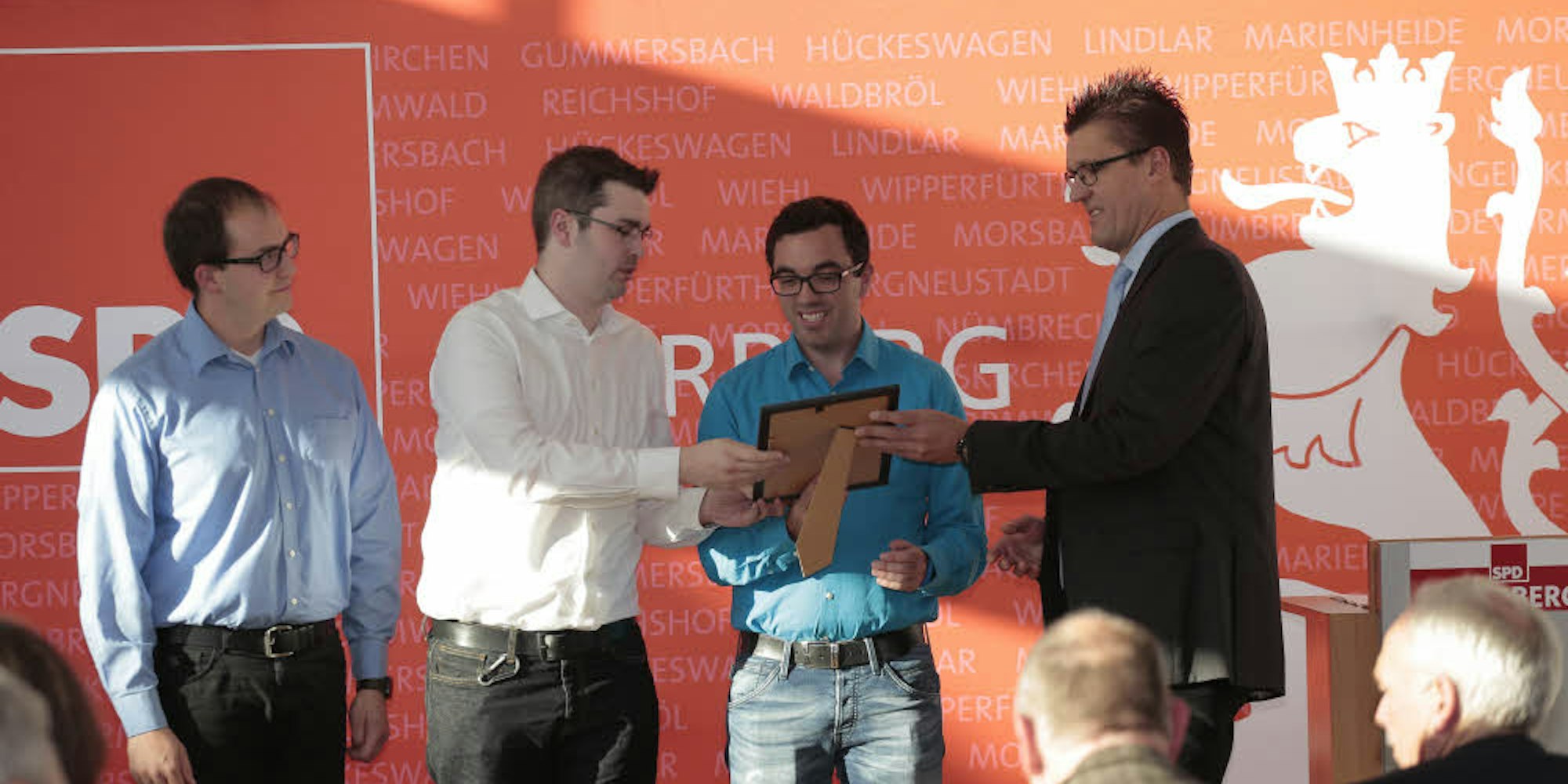 Den mit 500 Euro dotierten Ehrenpreis der SPD Lindlar für besonderes soziales Engagement erhielt in diesem Jahr die ehrenamtliche Initiative Freifunk Lindlar.
