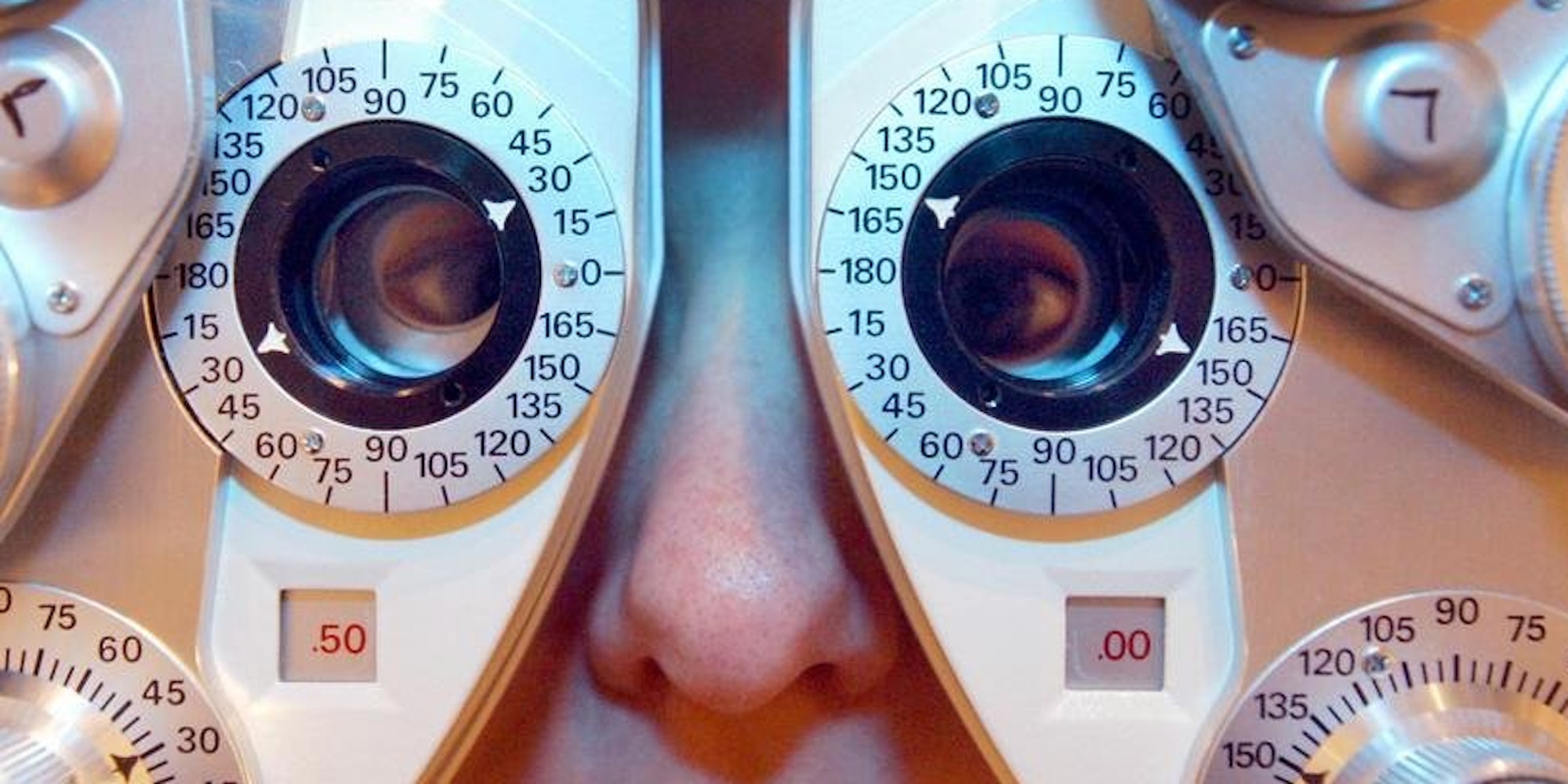 Bei eingeschränkter Sehleistung sollten Betroffene einen Augenarzt aufsuchen.