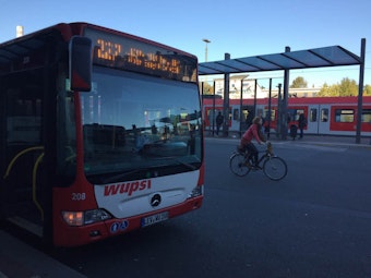 Bus in Bergisch Gladbach.