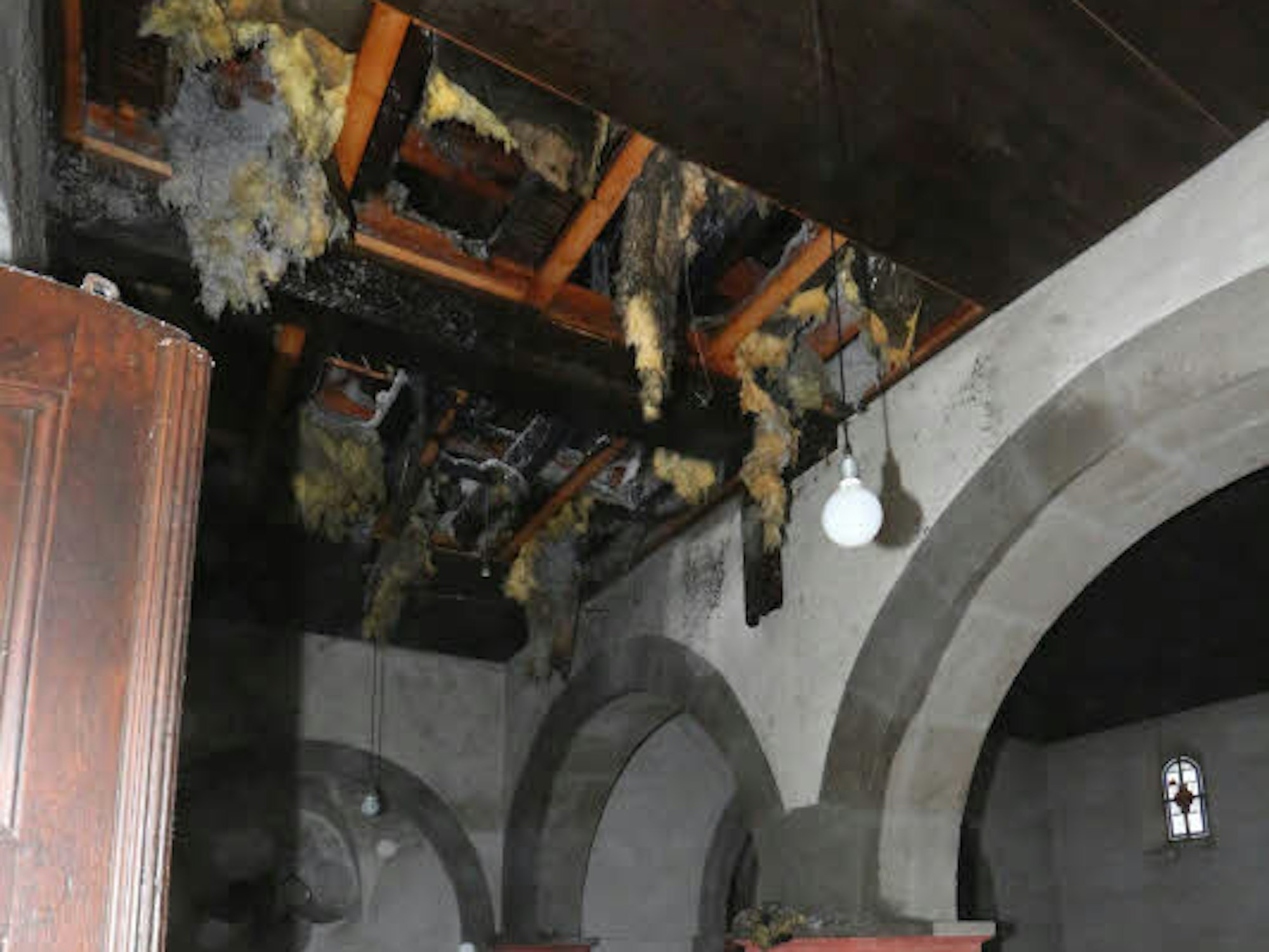 Erhebliche Schäden richtete das Feuer in der kleinen Kirche in Muffendorf an.