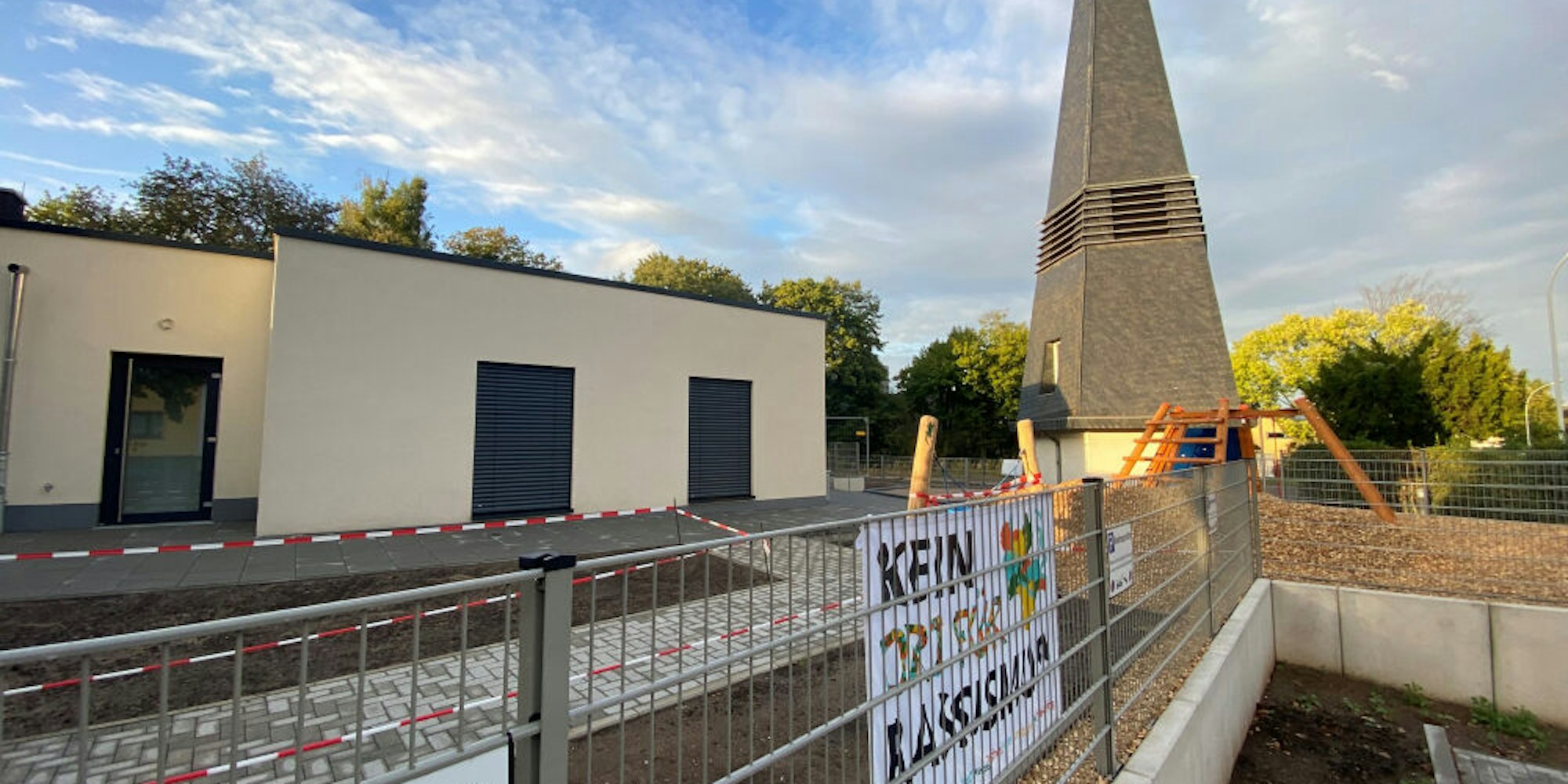 Die evangelische Kita Rodderweg wurde um eine weiteres Gebäude ergänzt. An dessen Platz stand von 1975 bis zum Abbruch im vergangenen Jahr die Johanneskirche, deren Turm erhalten blieb.