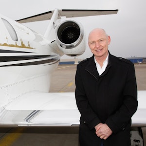 Chef vom Music Store und von Jetcologne: Michael Sauer bietet Charterflüge an.