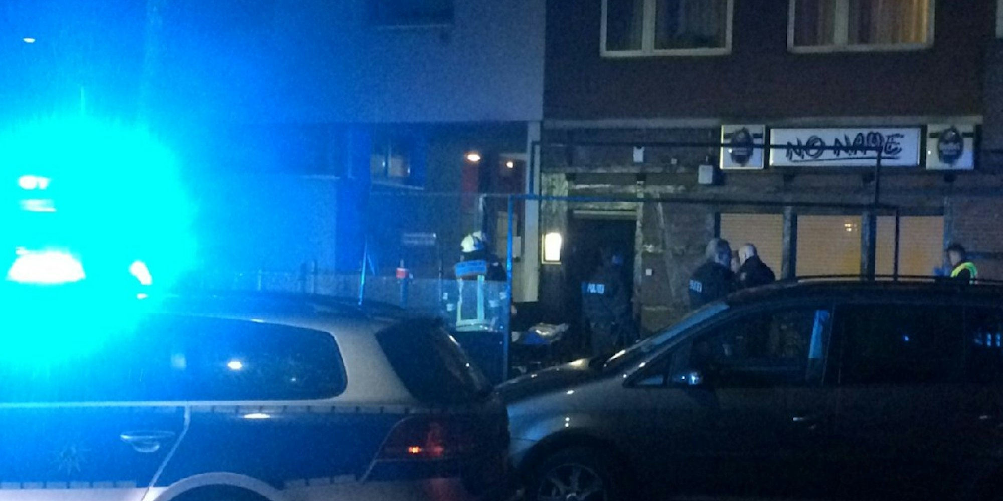 Bei einem Überfall auf die Kneipe „No Name“ in Köln ist ein Mann erschossen worden.