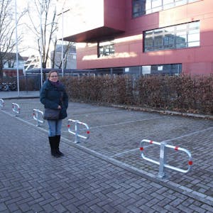 Elisa Rehbein fände es gut, wenn auf den Stellplätzen nach Schulschluss geparkt werden könnte.