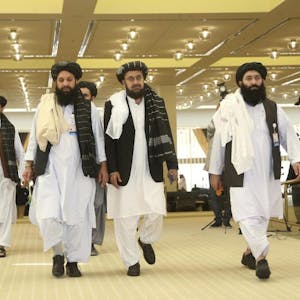 Taliban-Delegation in Doha: Dort hatten die militanten Islamisten und die USA am 29. Februar ein Abkommen geschlossen, das einen Abzug aller US- und internationalen Truppen aus Afghanistan vorsieht.