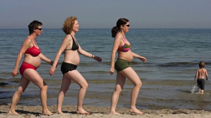 Da Wassersport besonders gelenkschonend ist, empfiehlt es sich für Schwangere.