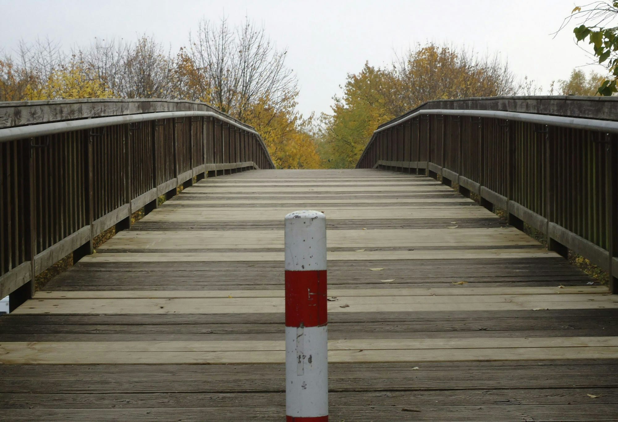 Die Holzbrücke in Bilderstöckchen ist inzwischen in die Jahre gekommen und soll ausgetauscht werden.