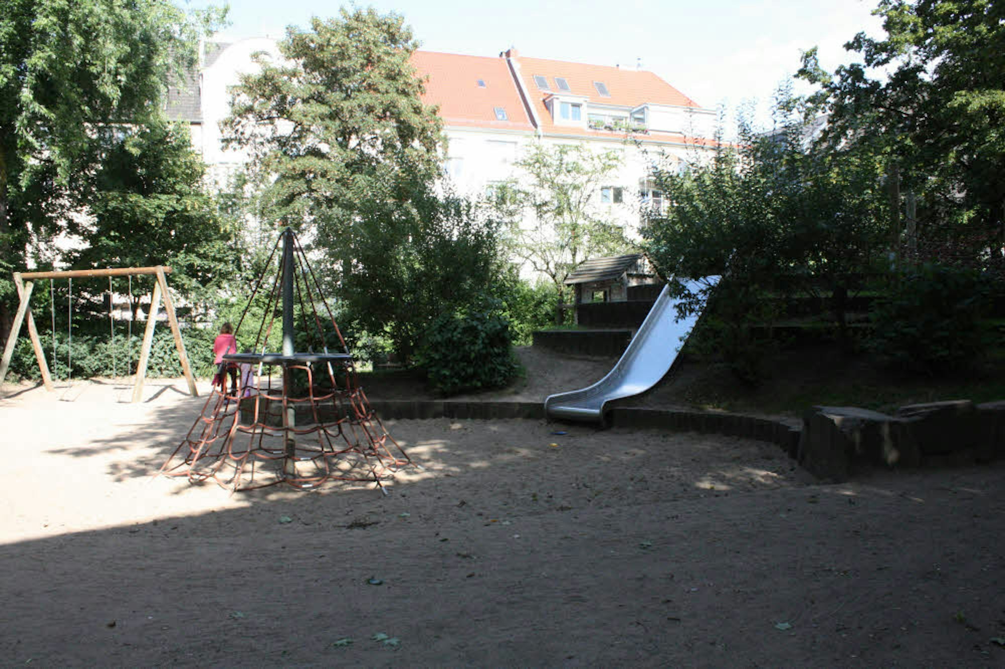 Der Spielplatz in der Helenenwallstrasse in Deutz.