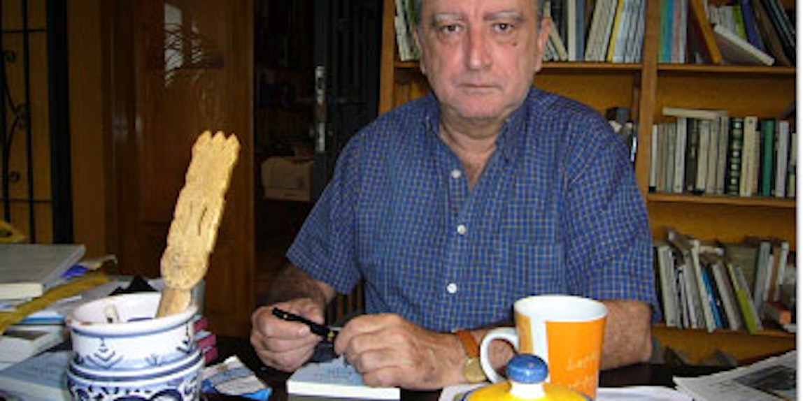 Rafael Chirbes in seinem Haus in Beniarbeig.