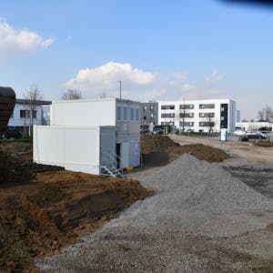 Ausgeschachtet wird derzeit die Baugrube an der Ecke Sudetenstraße und Argelès-sur-Mer-Straße.
