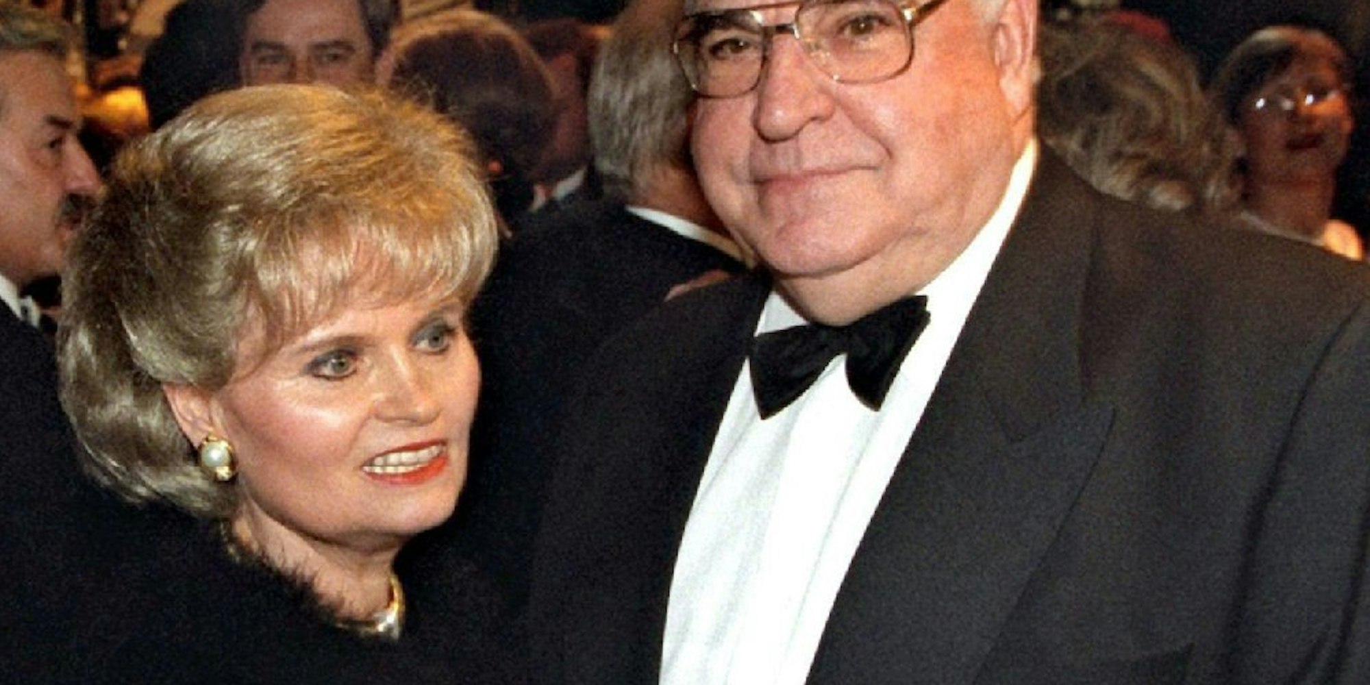 Eine der ständigen Galas im Leben des Bundeskanzlers: Hannelore und Helmut Kohl