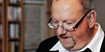 Ex-Diakon Stefan Klöckner richtet einen Brief an den Essener Bischof Franz-Josef Overbeck.