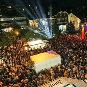 Showbühne Rathausplatz: So sah das Openair-Konzert letztes Jahr aus.
