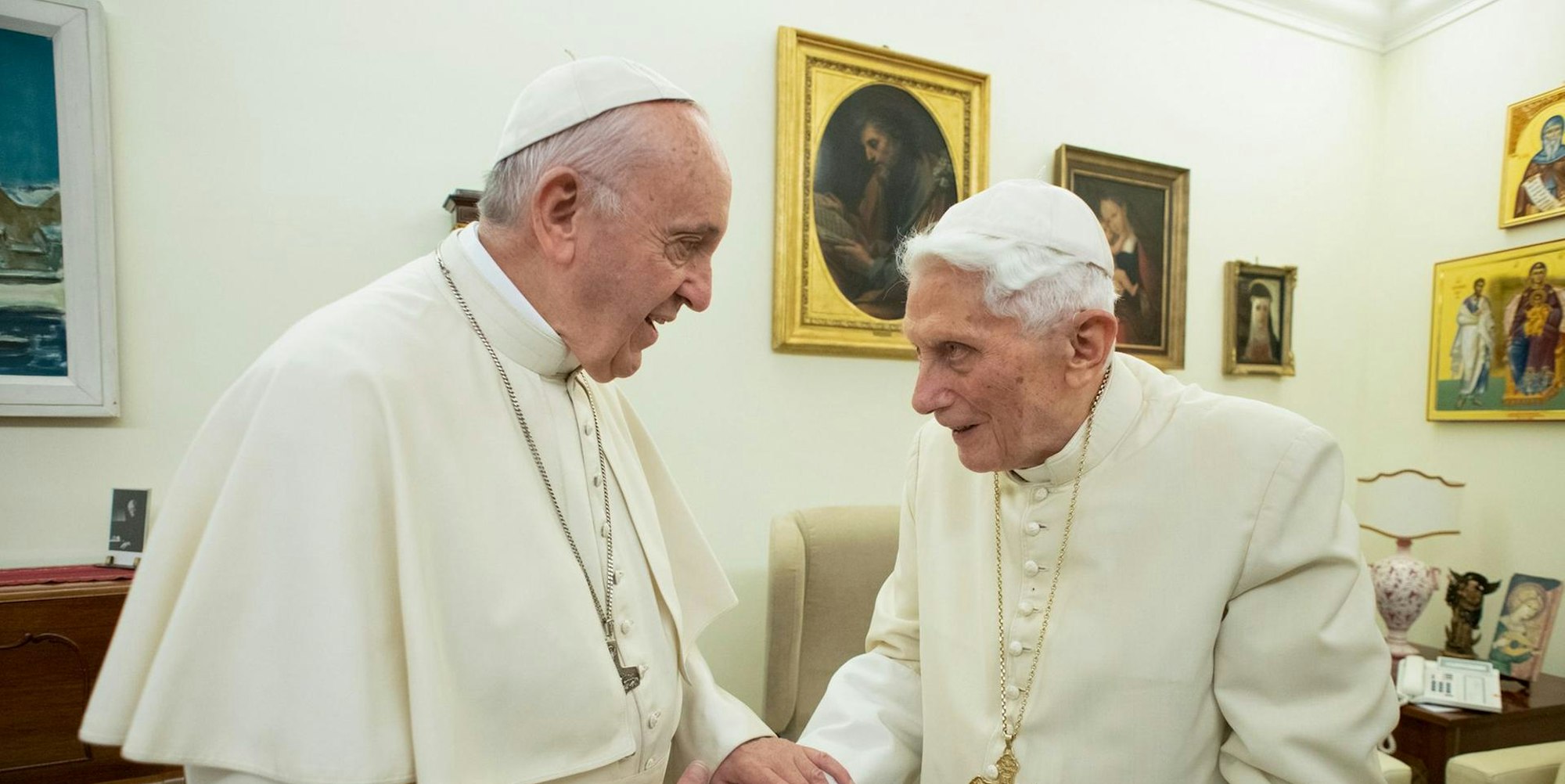 Pope vs Papst afp