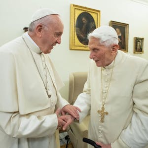 Pope vs Papst afp