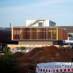 Auf dem Gelände der Bundeswehr in Euskirchen werden insgesamt sieben neue Gebäude, wie die Bibliothek, entstehen.