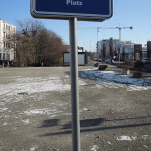 Der Marga-und-Walter-Boll-Platz ist seit Jahren keine Schönheit, dagegen regt sich nun Protest in Sindorf.