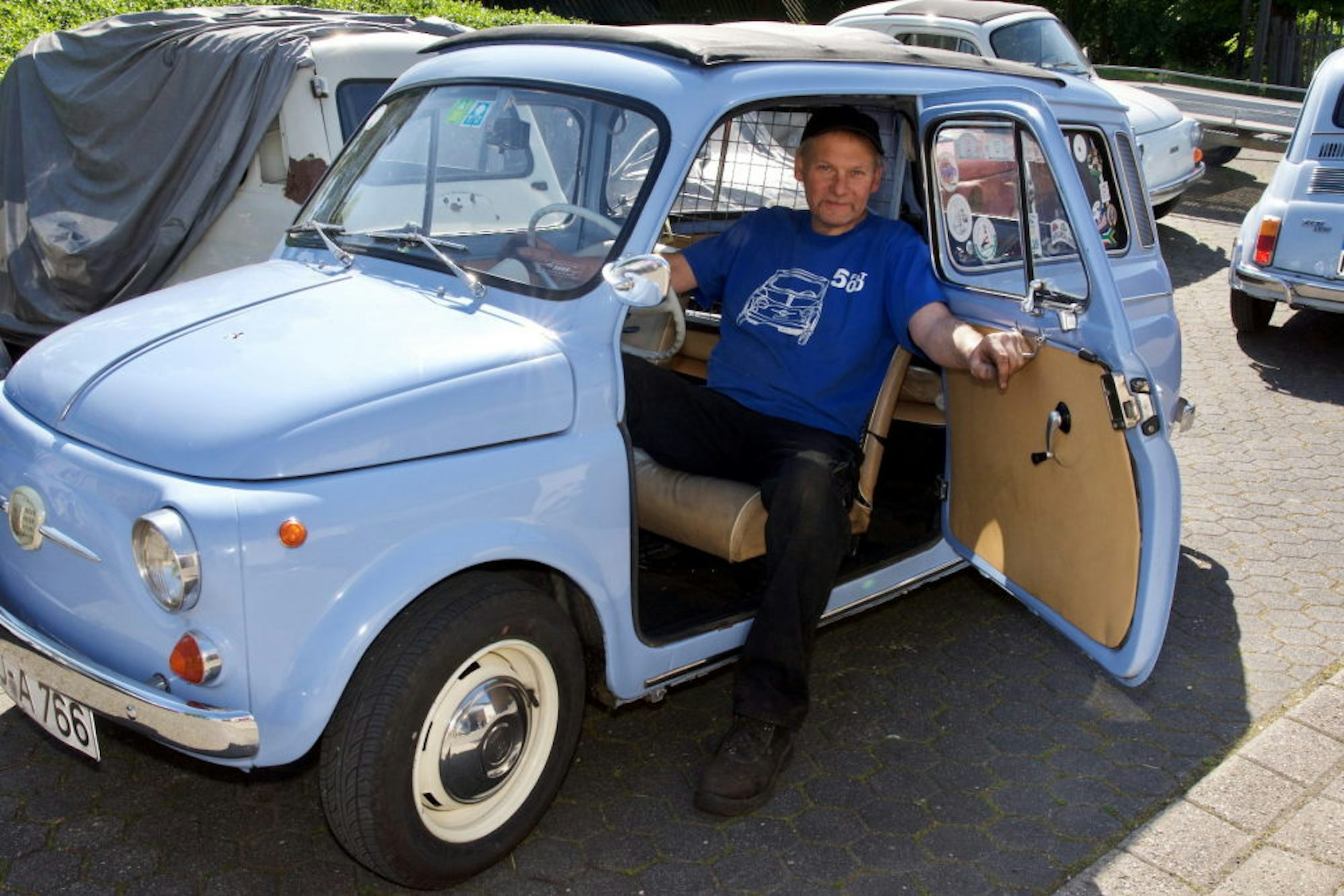 In Italien und Schottland war Grosse mit seiner kleinen Gärtnerin, dem Fiat 500 Giardiniera.