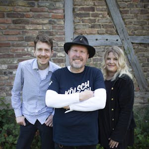 Das kürzlich neuformierte Trio „Schmitz“ sind Christoph Manuel Jansen (v.l.) Franz-Martin (F.M.) Willizil und dessen Tochter Daniela Willizil.