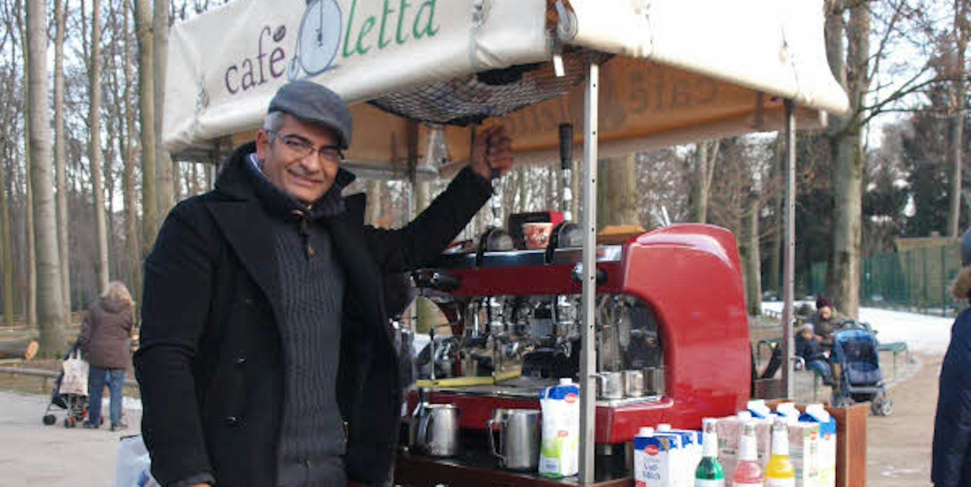 Nasser Zuris Café-Mobil ist eine beliebte Anlaufstelle für Fans von Heißgetränken.