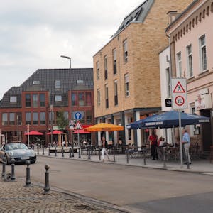 Mit dem Umbau der Ehrenfriedstraße wurde die Fußgängerampel nahe der Gaststätte Zur alten Abtei entfernt.