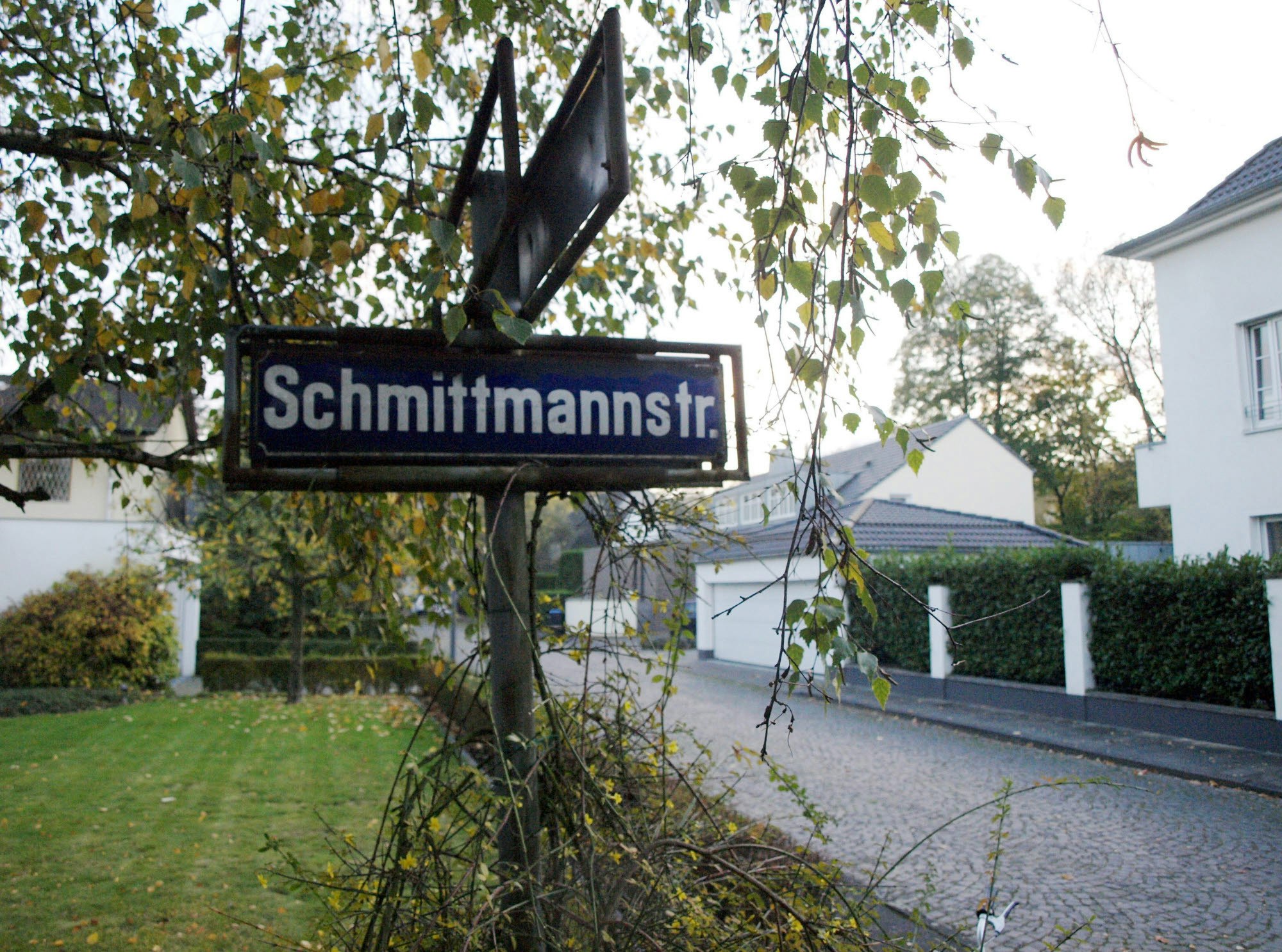 In einem lauschigen Teil von Lindenthal, in Deckstein, befindet sich die Schmittmannstraße.