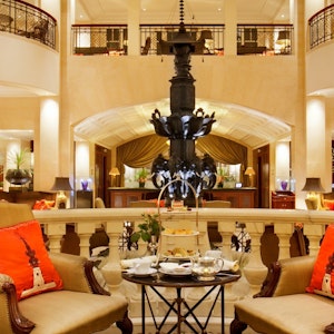 Der Blick in die Lobby des heutigen Hotel Adlon Kempinski.