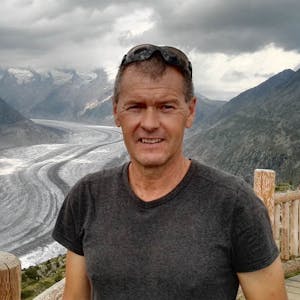 Peter Schwitter ist Naturgefahren-Beobachter im Schweizer Kanton Wallis: Der Aletschgletscher schmilzt immer mehr.