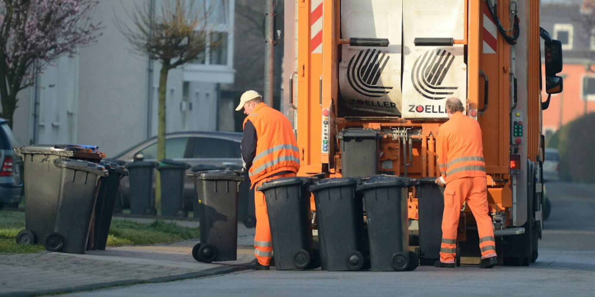 In Gladbach sind die Hauptverkehrsstraßen zwischen 7.30 und 9 Uhr tabu für die Müllwerker.