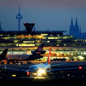 Nachtbetrieb auf dem Flughafen Köln/Bonn